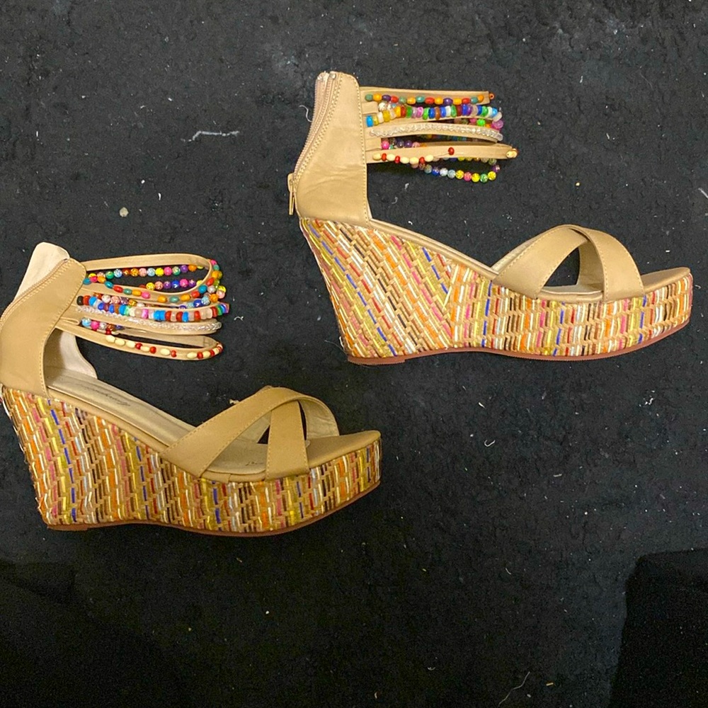 Nice multicolored / tan wedges with beading that looks like a bunch of ankles
